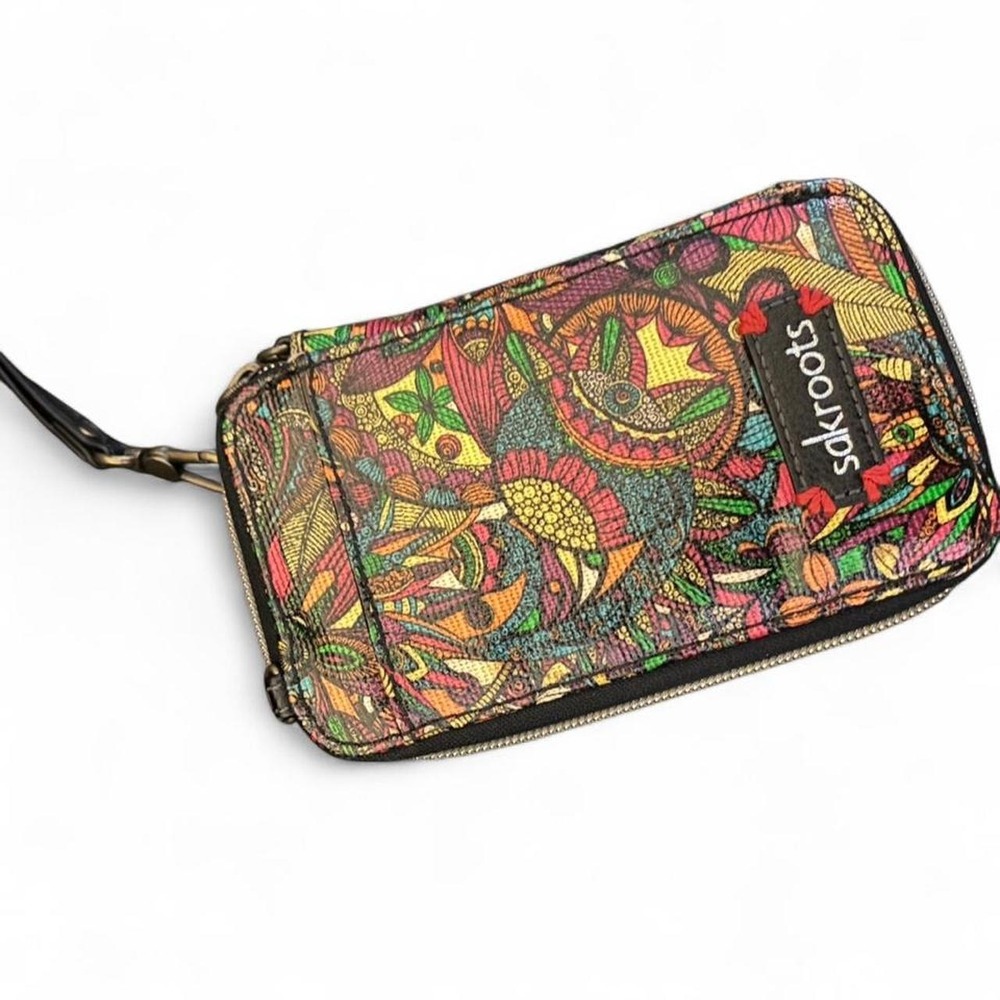 Sakroots crossbody wallet bag in vibrant artist print‎ featuring signature boho